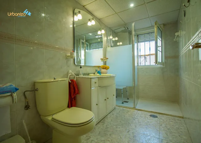 CHALET INDEPENDIENTE JUNTO AL VIEJO VIVERO EN BADAJOZ — 11