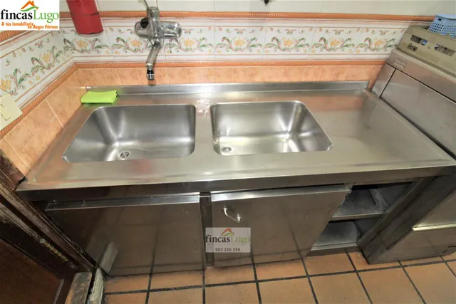 CAFETERÍA-RESTAURANTE EN ZONA UNIVERSITARIA — 14