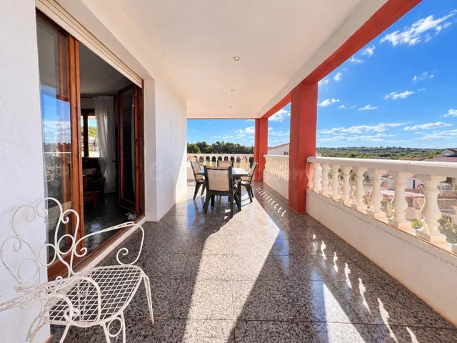 CHALET A CUATRO VIENTOS CON 338 M2, PISCINA Y GRANDES ESPACI - foto 5