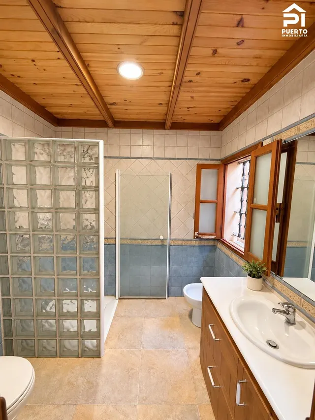 Dos casas, piscina privada y barbacoa en una parcela de 970 m2 — 15
