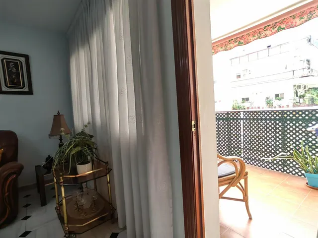 AMPLITUD, TERRAZA Y UBICACIÓN A POCOS MINUTOS DE LA PLAYA — 43