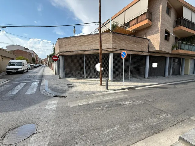 Amplio Local Comercial en Igualada - foto 4
