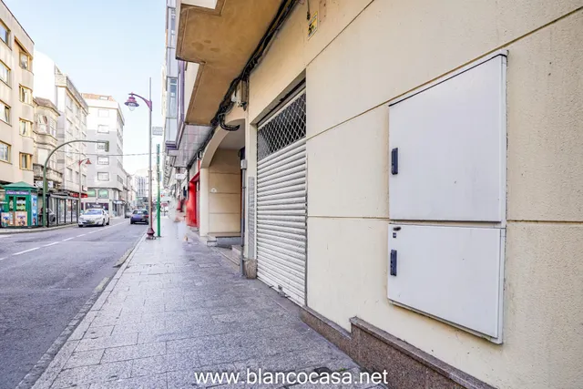 "Espacioso BAJO y SÓTANO  en el Centro de Carballo: ¡Tu Oportunidad de Negocio!" — 25