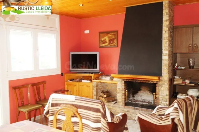 Casa con jardín y ascensor en Les Piles. - foto 3