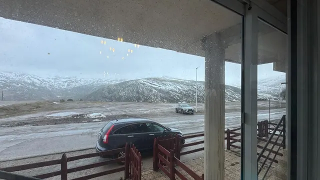 CHALET PAREADO DE 5 DORMITORIOS EN LA ESTACIÓN INVERNAL DE A - foto 4