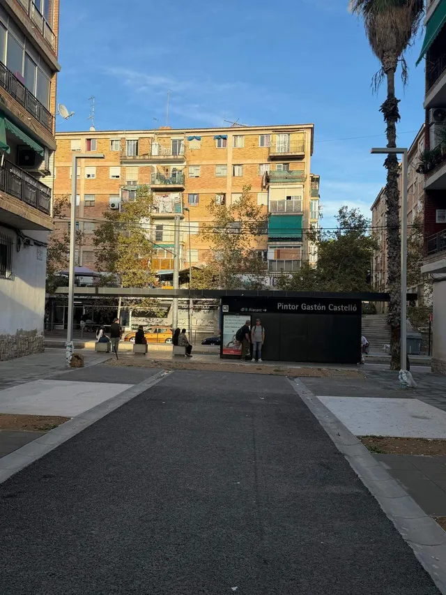 Piso para reforma integral en 2ª planta, con balcón y mucha luz — 21