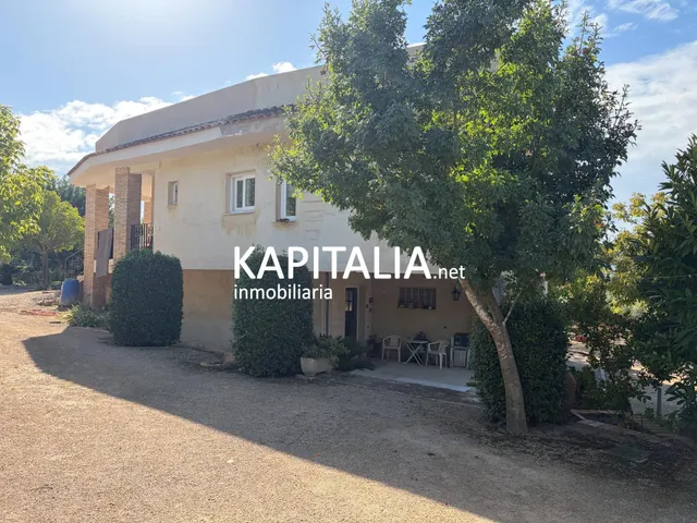 Chalet en venta en Ontinyent, a un paso del casco urbano y con bonitas vistas a la montaña. — 11
