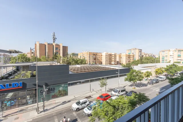 Fantástico piso en calle Palencia — 42