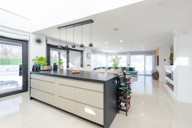 Chalet de lujo en venta en Colmenarejo con piscina climatizada — 23
