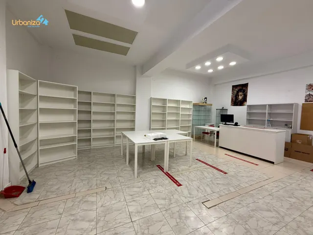 Local comercial en el centro de Badajoz — 9