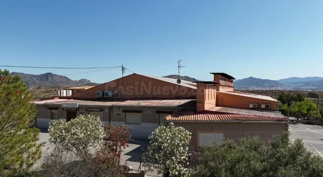 Exclusiva propiedad con vivienda, restaurante y amplio terre - foto 4