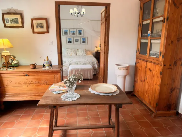 Acogedora casa de planta baja con jardín mediterráneo, patio soleado y gran garaje privado en Las Palas — 13