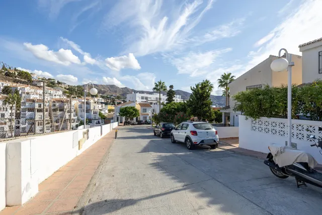 Dúplex de 4 dormitorios con vistas al mar, terraza y piscina en Velilla-Taramay — 50