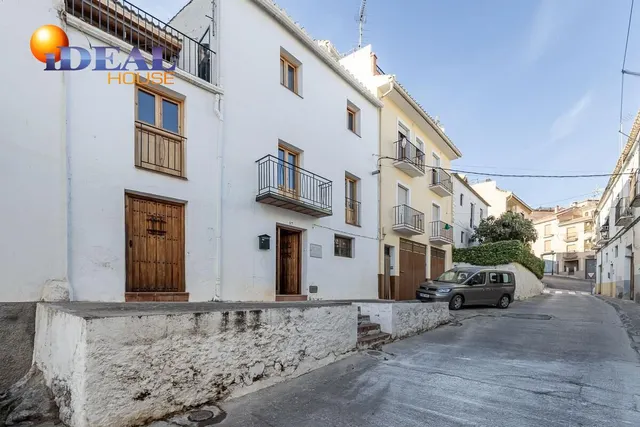 GR3929 - Alhama de Granada - Casa de pueblo reformada con patio delantero y azotea — 25