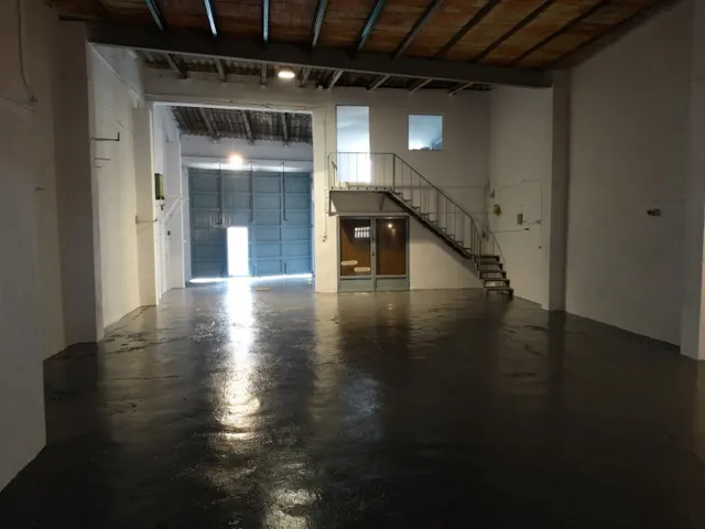 AMPLIO GARAJE EN ALQUILER EN SANT JAUME D'ENVEJA — 7