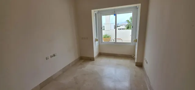 Ático 3 habitaciones 161m² en venta - Nueva Andalucia — 28