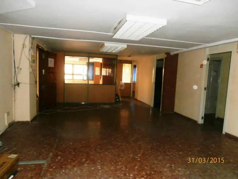 AMPLIO  Y CENTRICO ENTRESUELO CON ACCESO INDEPENDIENTE CON SALA DE GRABACION INSONORIZADA