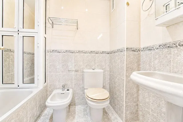 EXCLUSIVO ÁTICO DÚPLEX  CON VISTAS AL MAR Y SOLARIUM EN BENALMÁDENA — 16