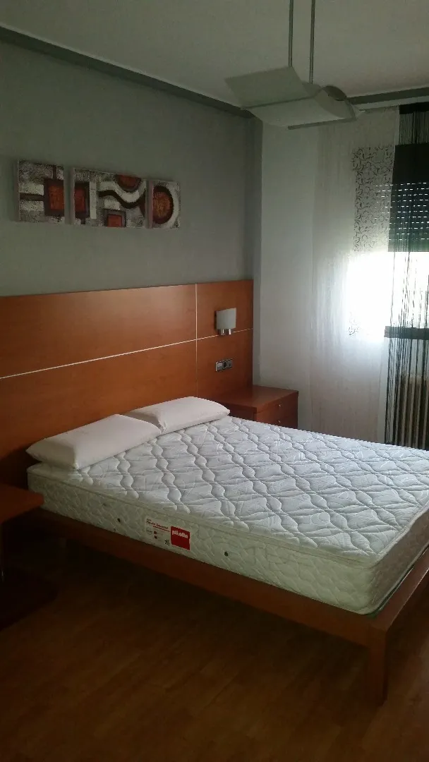 Vivienda de 120 metros más bar de 80 metros.
San Pedro. — 42