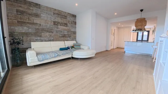 Amplio apartamento de esquina en planta baja con parcela y estudio exterior — 6