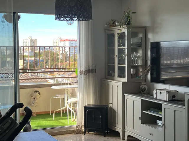 Vivienda con terraza y 4 dormitorios en Santa Clara, urbanización privada con zonas verdes. — 7