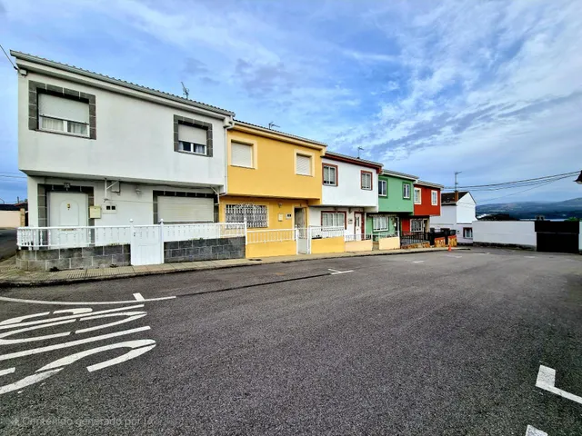 SE VENDE CASA PAREADA CON VISTAS A LA RIA Y MUY CENTRICA - foto 4