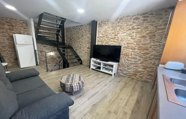 BONITA CASA EN PUEBLO MARINERO, CON ENCANTO — 4