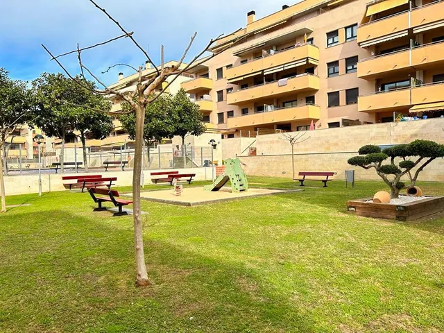 Excelente apartamento reformado en venta en Fenals - foto 3