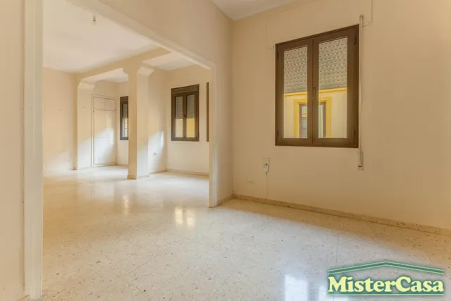 Piso Amplio en Pleno Barrio de Santiago 3 dormitorios y 2 baños — 25