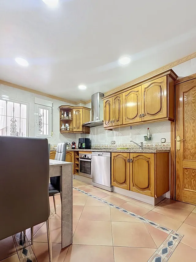 CHALET ADOSADO EN CALLE CAZADOR, HUETOR VEGA — 9