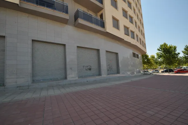Local comercial 700m² en venta - Avenida de chapí — 5
