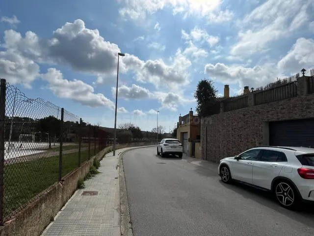 tu futura casa en sant daniel! — 2