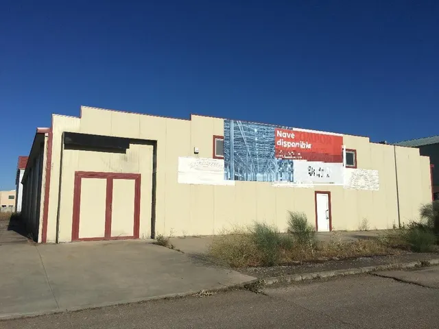 ¡Amplia Nave Industrial en Zona Estratégica de Olmedo!