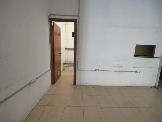 SE ALQUILA LOCAL PLANTA BAJA EN CENTRE VILA — 9