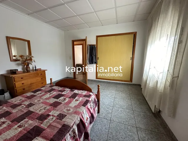 Chalet a la venta en Cocentaina, Alicante. — 23