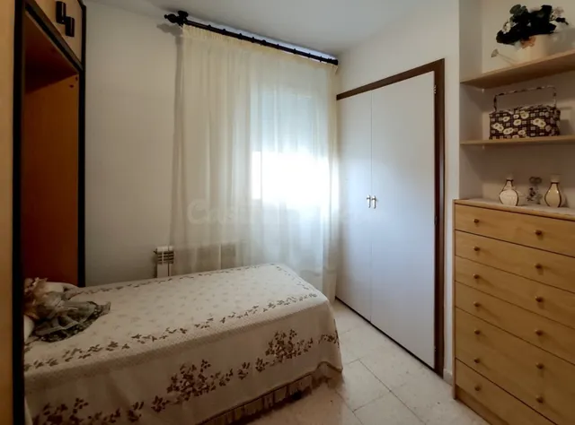 ? Amplio piso de 3 dormitorios con parking — 30
