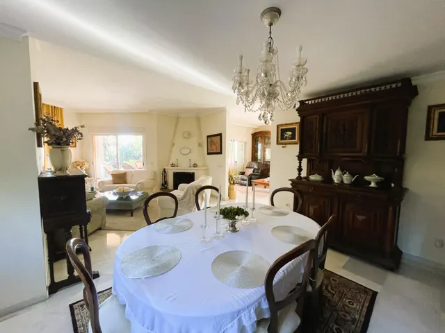 Villa en venta en Nueva Andalucía, Marbella, con vistas al mar y cerca de Puerto Banús — 12