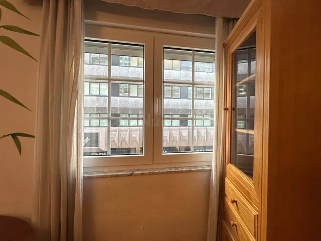 Piso de 2 habitaciones en calle Montero Ríos. Edificio del año 2000. — 27