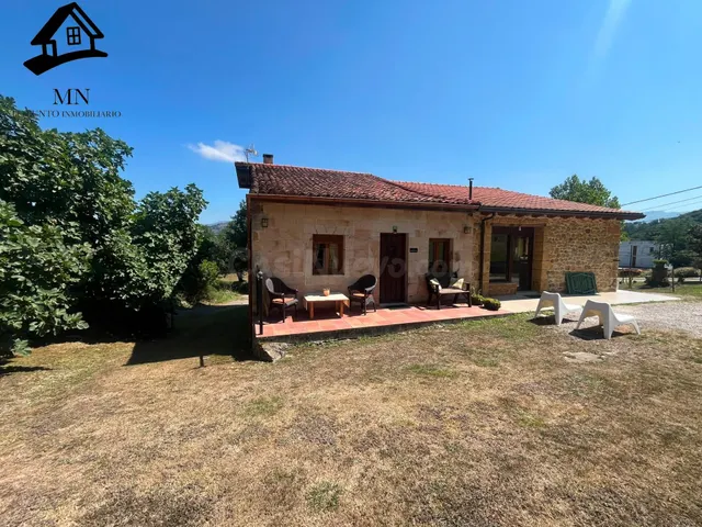 Preciosa Casa Pareada Reformada con Vistas Despejadas en Vil
