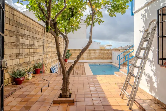 Casa en exclusiva en la zona del Patriarca - foto 2