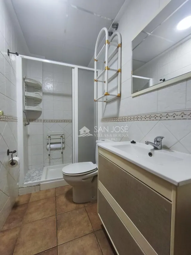 SE ALQUILA BUNGALOW AMUEBLADO EN BUEN ESTADO EN ASPE — 10