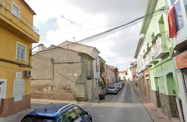 SE VENDE PISO + GARAJE OKUPADOS en Calle DON ELOY Nº 2 Ceutí