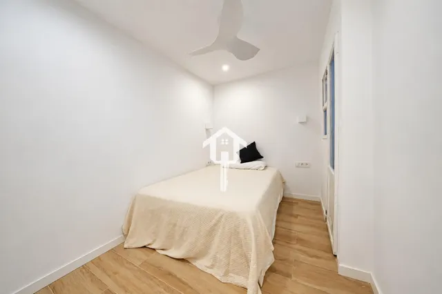 Entreplanta totalmente reformada con 2 patios en exclusiva en zona benalúa de Alicante — 29