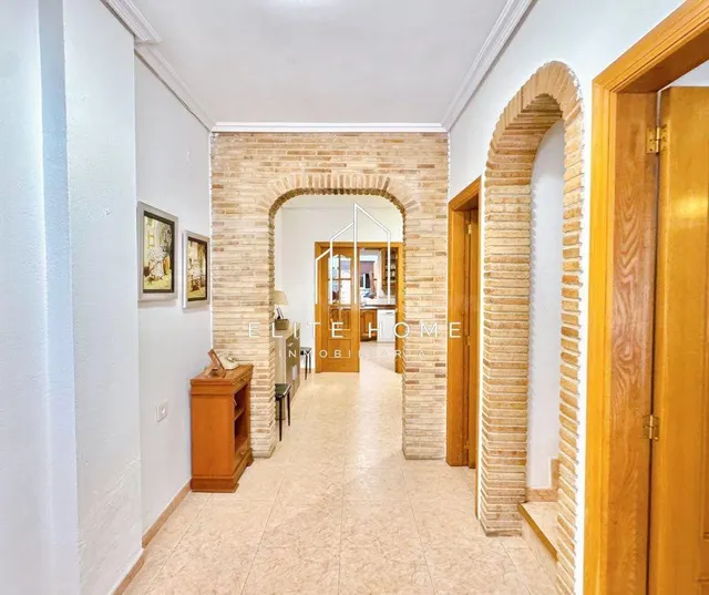 VIVIENDA CON MÁS DE 200m2 EN BURRIANA - foto 2