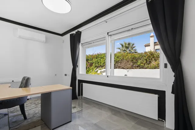 Chalet 5 habitaciones 400m² en venta - Costa Del Sol — 43