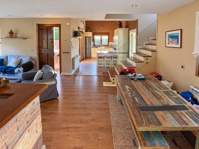 Casa independiente con jardín y porche en la pesa de pría, cerca de guadamía || Llanes — 10