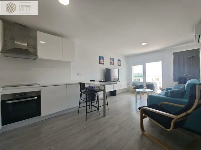 Piso reformado con vistas al mar, terraza y piscina en Benalmádena — 13