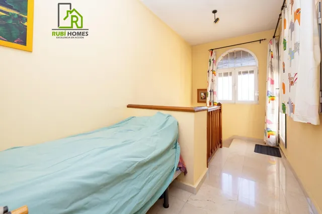 En venta casa unifamiliar en recinto cerrado en Granada capital — 30
