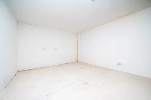 LOCAL DE 284 m2 EN ZONA CASTILLO DE BELLVER - foto 5