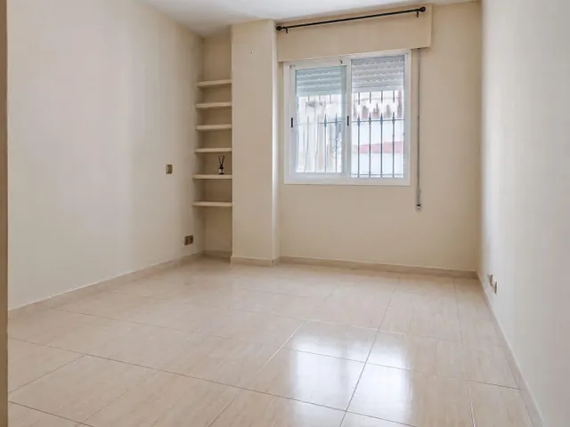 PISO DE 110 M2 CON TRES DORMITORIOS DOBLES Y TERRAZA EN EL CENTRO DE SAN PEDRO DE ALCÁNTARA — 16